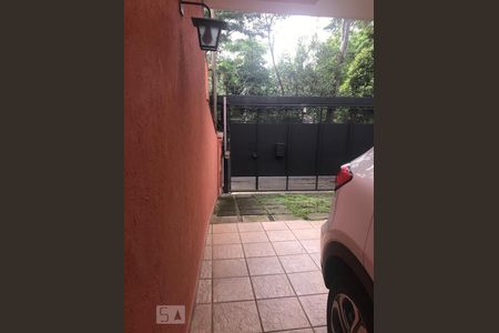 Casa à venda com 342m², 4 quartos e 4 vagas Casa à venda com 342m², 4 quartos e 4 vagasGaragem