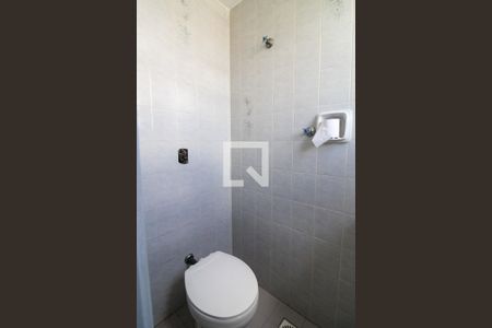 Apartamento para alugar com 190m², 5 quartos e 2 vagas Apartamento para alugar com 190m², 5 quartos e 2 vagasBanheiro de Serviço