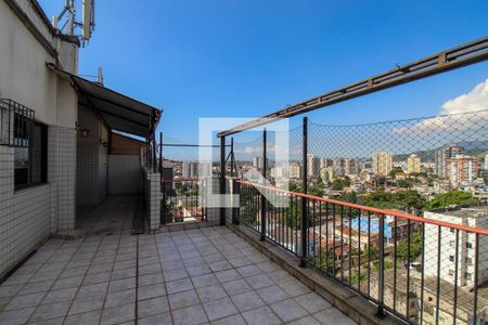 Apartamento para alugar com 190m², 5 quartos e 2 vagas Apartamento para alugar com 190m², 5 quartos e 2 vagasTerraço