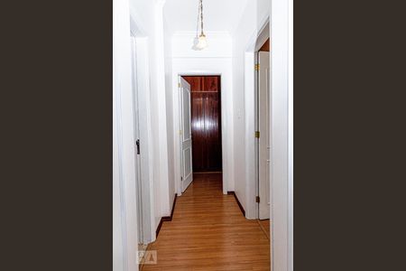 Corredor de apartamento para alugar com 3 quartos, 98m² em Santa Cecília, São Paulo