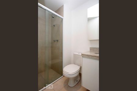 Banheiro de kitnet/studio para alugar com 1 quarto, 42m² em Centro, São Paulo