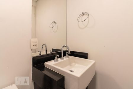 Banheiro de kitnet/studio à venda com 1 quarto, 25m² em Vila Olímpia, São Paulo