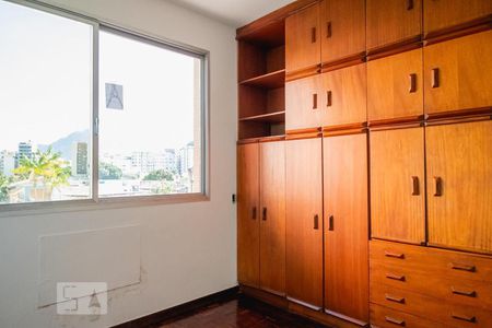 Quarto 1 de apartamento para alugar com 2 quartos, 81m² em Tijuca, Rio de Janeiro