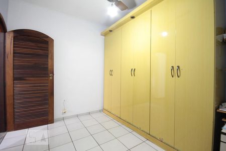 Quarto 2 de casa à venda com 3 quartos, 250m² em Jardim Maria Estela, São Paulo