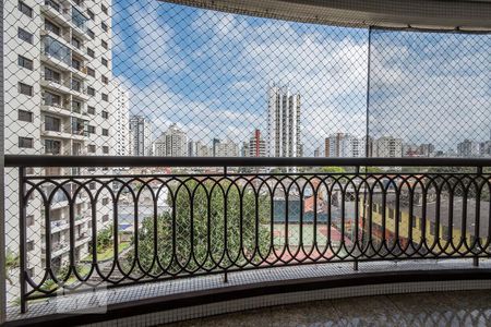 Apartamento para alugar com 96m², 3 quartos e 2 vagas Apartamento para alugar com 96m², 3 quartos e 2 vagasVaranda