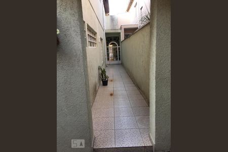 Casa à venda com 150m², 3 quartos e 2 vagasEntrada lateral