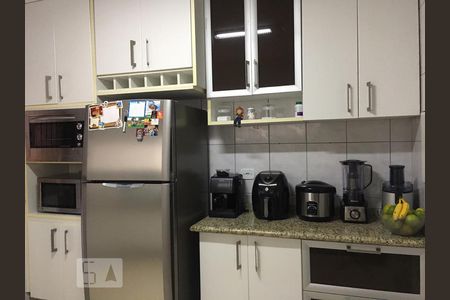 Casa à venda com 150m², 3 quartos e 2 vagasCozinha