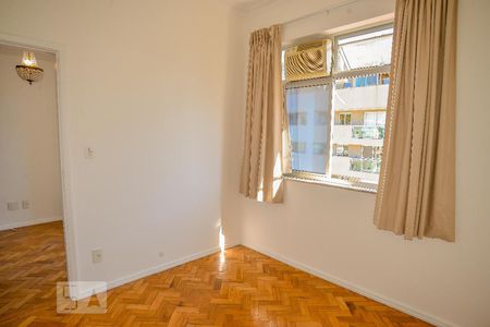 Quarto 1 de apartamento para alugar com 3 quartos, 70m² em Botafogo, Rio de Janeiro