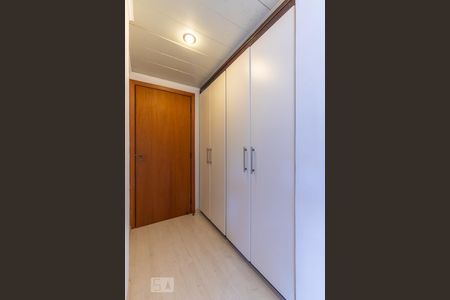 Quarto da suíte 1 - Hall de entrada de apartamento à venda com 3 quartos, 212m² em Cambuí, Campinas