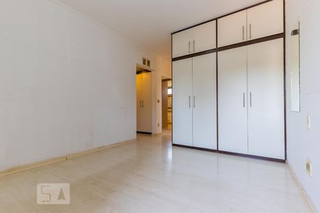 Apartamento à venda com 212m², 3 quartos e 3 vagasQuarto da suíte 1