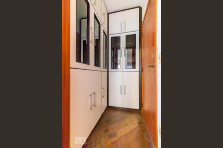 Apartamento à venda com 212m², 3 quartos e 3 vagasCozinha - Hall de acesso pela sala