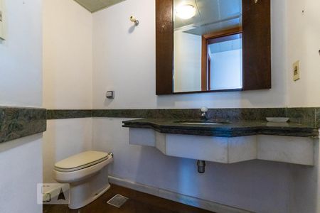 Lavabo de apartamento à venda com 3 quartos, 212m² em Cambuí, Campinas