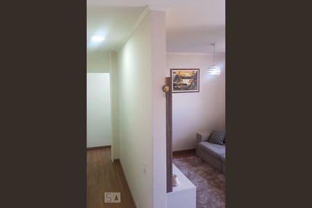 Corredor de apartamento para alugar com 2 quartos, 54m² em Vila Praia, São Paulo
