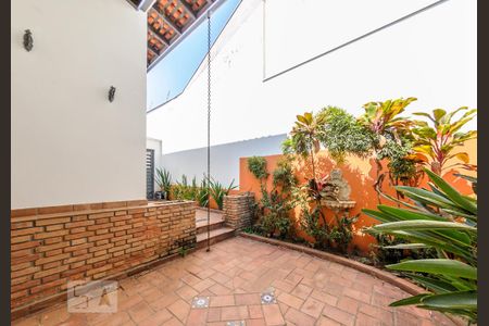 Casa para alugar com 160m², 2 quartos e 1 vaga Casa para alugar com 160m², 2 quartos e 1 vagaQuintal