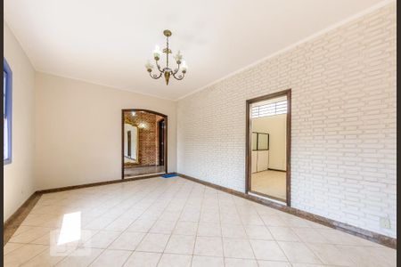 Casa para alugar com 160m², 2 quartos e 1 vaga Casa para alugar com 160m², 2 quartos e 1 vagaSala