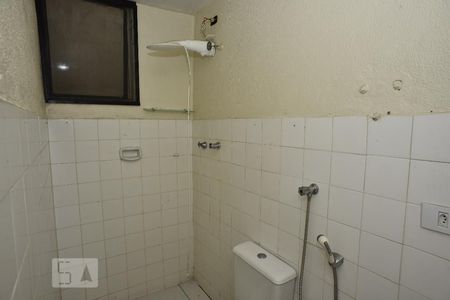 Banheiro de apartamento para alugar com 2 quartos, 50m² em Jacarepaguá, Rio de Janeiro