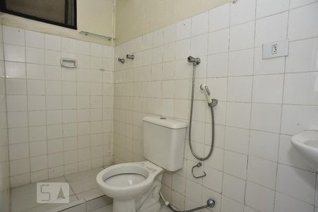 Banheiro de apartamento para alugar com 2 quartos, 50m² em Jacarepaguá, Rio de Janeiro