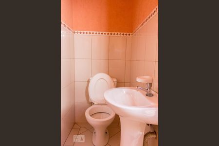 Casa à venda com 120m², 2 quartos e 2 vagasBanheiro