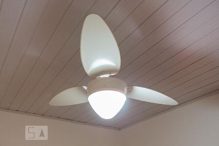 Casa à venda com 120m², 2 quartos e 2 vagasVentilador Banheiro Suíte 1