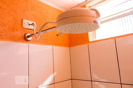 Casa à venda com 120m², 2 quartos e 2 vagasChuveiro Banheiro Suíte 1