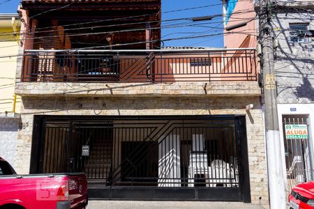 Casa à venda com 120m², 2 quartos e 2 vagasFachada