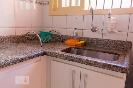 Casa à venda com 120m², 2 quartos e 2 vagasPia Cozinha