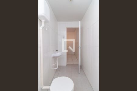 Banheiro de casa para alugar com 1 quarto, 70m² em Vila Buenos Aires, São Paulo