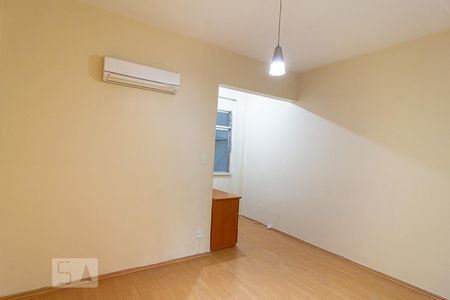 Suite 1 de apartamento à venda com 3 quartos, 140m² em Icaraí, Niterói