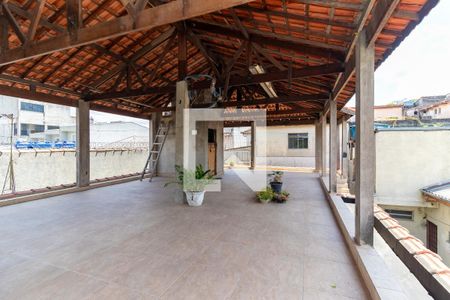 Casa à venda com 291m², 3 quartos e 3 vagasSalão