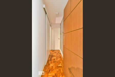 Corredor de apartamento à venda com 1 quarto, 71m² em Alto de Pinheiros, São Paulo