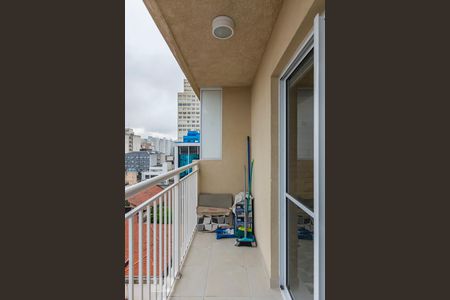 Varanda de kitnet/studio para alugar com 1 quarto, 28m² em Liberdade, São Paulo