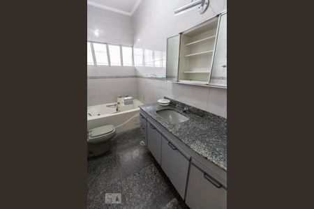 Banheiro 01 de apartamento à venda com 3 quartos, 160m² em Perdizes, São Paulo
