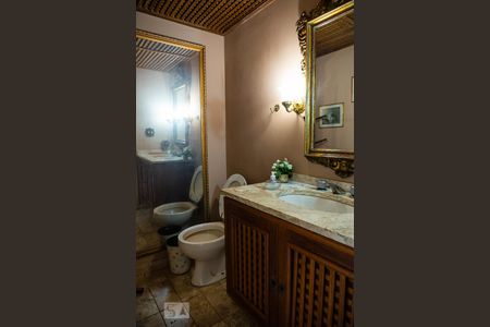 Apartamento à venda com 246m², 4 quartos e 2 vagasLavabo