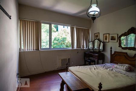 Apartamento à venda com 246m², 4 quartos e 2 vagasQuarto 4