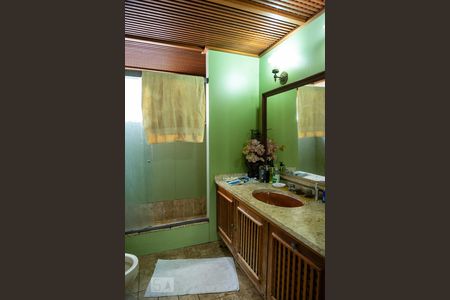 Apartamento à venda com 246m², 4 quartos e 2 vagasBanheiro da Suíte