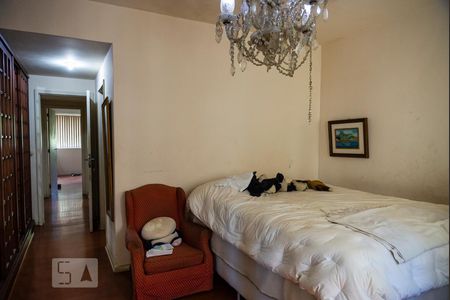 Apartamento à venda com 246m², 4 quartos e 2 vagasQuarto 3 - Suíte