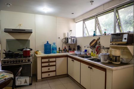 Apartamento à venda com 246m², 4 quartos e 2 vagasCozinha