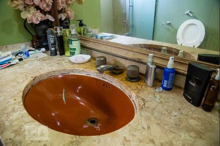 Apartamento à venda com 246m², 4 quartos e 2 vagasBanheiro da Suíte