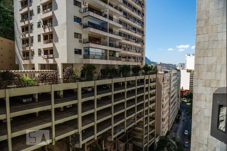 Vista da Sala de Estar de apartamento à venda com 4 quartos, 246m² em Copacabana, Rio de Janeiro