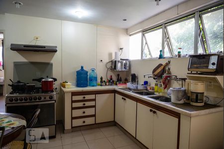 Apartamento à venda com 246m², 4 quartos e 2 vagasCozinha