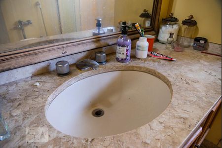 Apartamento à venda com 246m², 4 quartos e 2 vagasBanheiro Social