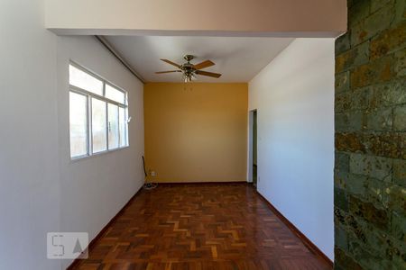 Casa de condomínio para alugar com 100m², 5 quartos e 2 vagasSala