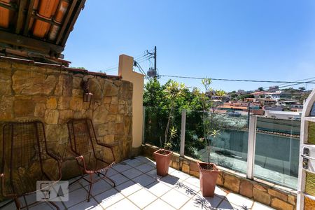 Casa de condomínio para alugar com 100m², 5 quartos e 2 vagasvaranda