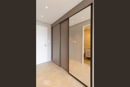 Sala - quarto (armário) de kitnet/studio para alugar com 1 quarto, 27m² em Jardim Paulistano, São Paulo