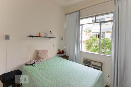 Apartamento à venda com 400m², 4 quartos e 3 vagasQuarto 2 terceiro andar