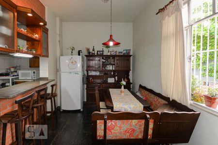 Apartamento à venda com 400m², 4 quartos e 3 vagasCozinha terceiro andar