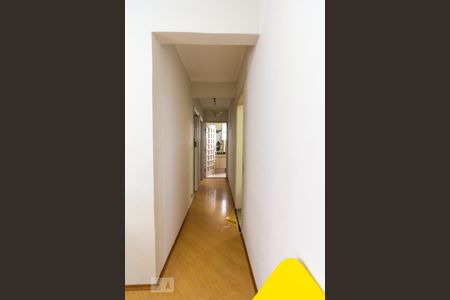 Corredor Quartos de apartamento à venda com 2 quartos, 70m² em Vila Lageado, São Paulo