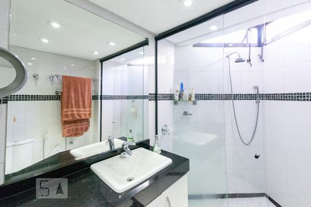 Apartamento à venda com 143m², 3 quartos e 3 vagasBanheiro do Quarto