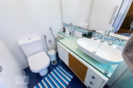 Apartamento à venda com 143m², 3 quartos e 3 vagasBanheiro do Quarto 2 - Torneira