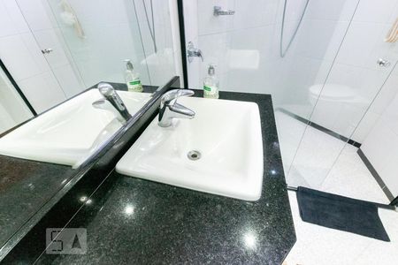 Apartamento à venda com 143m², 3 quartos e 3 vagasBanheiro do Quarto 1 - Torneira